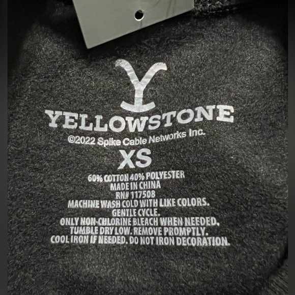 Yellowstone Dutton Ranch Pull Over Women’s (Sz XS) - Picture 3 of 6